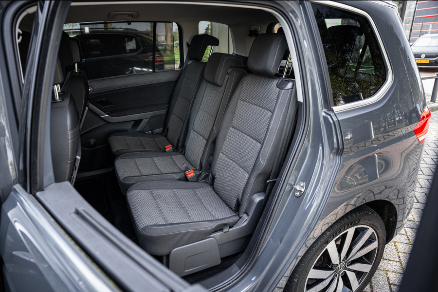 Volkswagen Touran 1.5 TSI Highline 7p | Autom. | PDC | Cruise | Trekhaak | LMV | Climate |