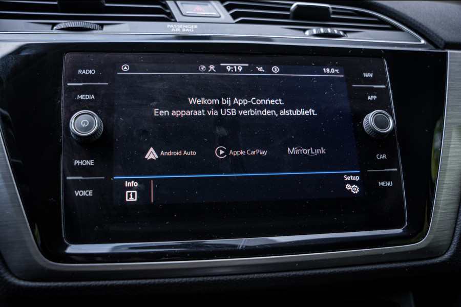 Volkswagen Touran 1.5 TSI Highline 7p | Autom. | PDC | Cruise | Trekhaak | LMV | Climate |