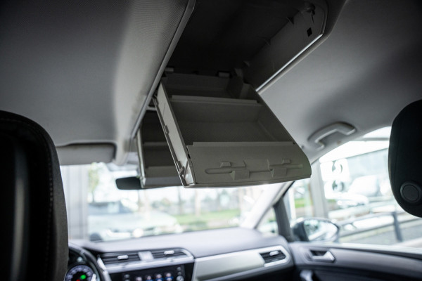 Volkswagen Touran 1.5 TSI Highline 7p | Autom. | PDC | Cruise | Trekhaak | LMV | Climate |
