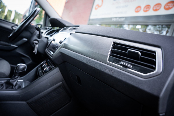 Volkswagen Touran 1.5 TSI Highline 7p | Autom. | PDC | Cruise | Trekhaak | LMV | Climate |