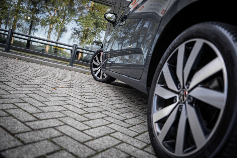 Volkswagen Touran 1.5 TSI Highline 7p | Autom. | PDC | Cruise | Trekhaak | LMV | Climate |