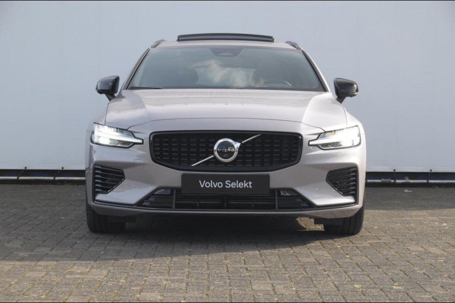 Volvo V60 T8 455PK Automaat Plug-in hybrid AWD Plus Dark Trekhaak / Head up display / / Trekhaak / Panoramadak / Keyless entry / Elektrische achterklep / Stoel - en stuurwielverwarming / BLIS / Adaptieve cruise control / Parkeersensoren met camera