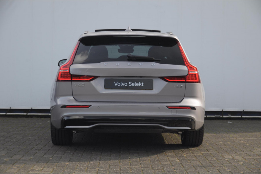 Volvo V60 T8 455PK Automaat Plug-in hybrid AWD Plus Dark Trekhaak / Head up display / / Trekhaak / Panoramadak / Keyless entry / Elektrische achterklep / Stoel - en stuurwielverwarming / BLIS / Adaptieve cruise control / Parkeersensoren met camera