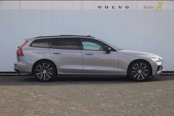 Volvo V60 T8 455PK Automaat Plug-in hybrid AWD Plus Dark Trekhaak / Head up display / / Trekhaak / Panoramadak / Keyless entry / Elektrische achterklep / Stoel - en stuurwielverwarming / BLIS / Adaptieve cruise control / Parkeersensoren met camera