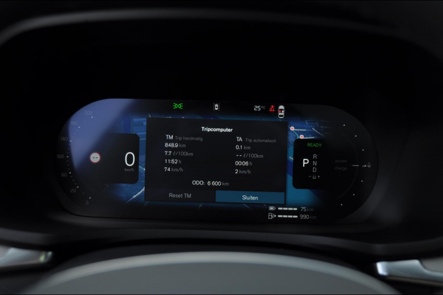 Volvo V60 T8 455PK Automaat Plug-in hybrid AWD Plus Dark Trekhaak / Head up display / / Trekhaak / Panoramadak / Keyless entry / Elektrische achterklep / Stoel - en stuurwielverwarming / BLIS / Adaptieve cruise control / Parkeersensoren met camera