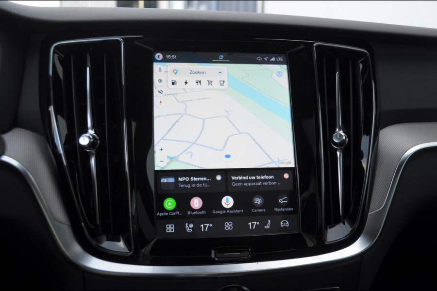 Volvo V60 T8 455PK Automaat Plug-in hybrid AWD Plus Dark Trekhaak / Head up display / / Trekhaak / Panoramadak / Keyless entry / Elektrische achterklep / Stoel - en stuurwielverwarming / BLIS / Adaptieve cruise control / Parkeersensoren met camera