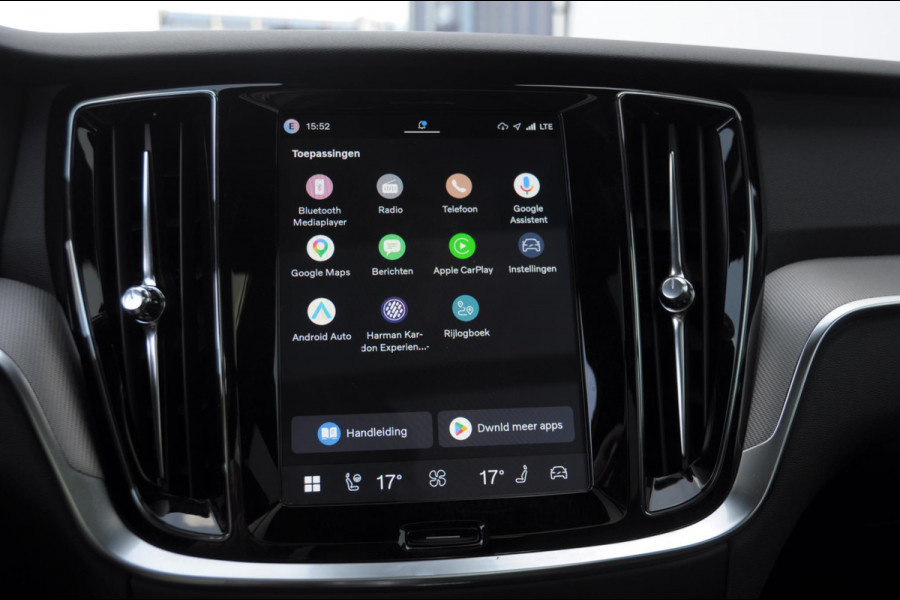 Volvo V60 T8 455PK Automaat Plug-in hybrid AWD Plus Dark Trekhaak / Head up display / / Trekhaak / Panoramadak / Keyless entry / Elektrische achterklep / Stoel - en stuurwielverwarming / BLIS / Adaptieve cruise control / Parkeersensoren met camera