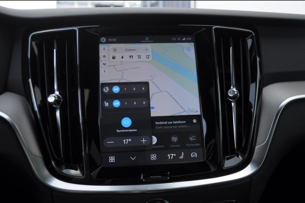 Volvo V60 T8 455PK Automaat Plug-in hybrid AWD Plus Dark Trekhaak / Head up display / / Trekhaak / Panoramadak / Keyless entry / Elektrische achterklep / Stoel - en stuurwielverwarming / BLIS / Adaptieve cruise control / Parkeersensoren met camera
