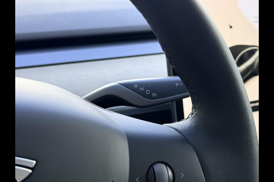 Tesla Model Y Long Range AWD 75 kWh NL-AUTO | PANODAK | LEDER | AUTOPILOT