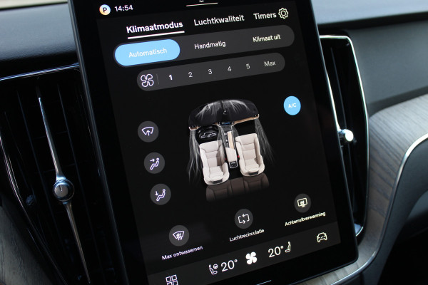 Volvo XC60 2.0 T6 Plug-in hybrid AWD Plus Dark | Luchtvering | Head-Up | Trekhaak | 360 Camera