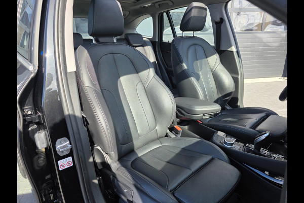 BMW X1 SDrive20i Business Edition Plus | PANO | LEDER | TREKHAAK | NAP | 1E EIGENAAR