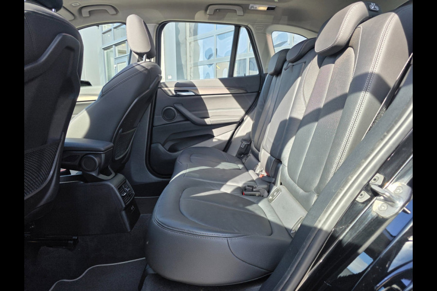 BMW X1 SDrive20i Business Edition Plus | PANO | LEDER | TREKHAAK | NAP | 1E EIGENAAR
