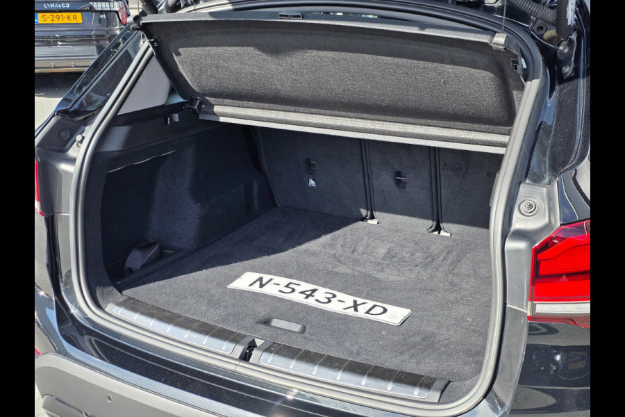 BMW X1 SDrive20i Business Edition Plus | PANO | LEDER | TREKHAAK | NAP | 1E EIGENAAR