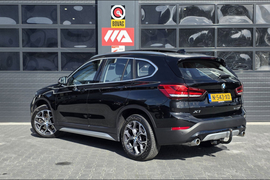 BMW X1 SDrive20i Business Edition Plus | PANO | LEDER | TREKHAAK | NAP | 1E EIGENAAR