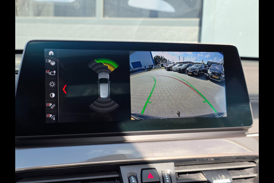 BMW X1 SDrive20i Business Edition Plus | PANO | LEDER | TREKHAAK | NAP | 1E EIGENAAR