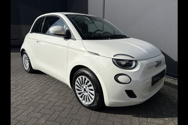 Fiat 500 Icon 42 kWh Airco - Apple carplay - Bluetooth - Cruise control - Keyless start - Navigatie - Licht metalen velgen 16 inch - Draadloze telefoonoplader - Elektrische ramen voor - Led verlichting - Stuur multifunctioneel - Stuur leder - Centrale vergrendeling met afstandsbediening