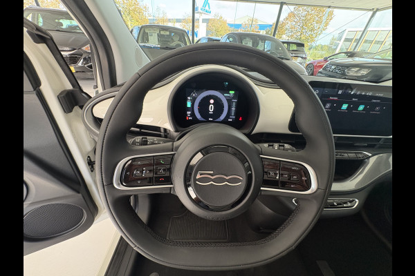 Fiat 500 Icon 42 kWh Airco - Apple carplay - Bluetooth - Cruise control - Keyless start - Navigatie - Licht metalen velgen 16 inch - Draadloze telefoonoplader - Elektrische ramen voor - Led verlichting - Stuur multifunctioneel - Stuur leder - Centrale vergrendeling met afstandsbediening