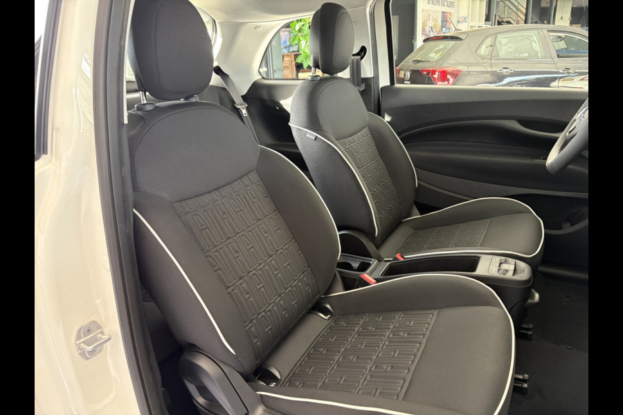 Fiat 500 Icon 42 kWh Airco - Apple carplay - Bluetooth - Cruise control - Keyless start - Navigatie - Licht metalen velgen 16 inch - Draadloze telefoonoplader - Elektrische ramen voor - Led verlichting - Stuur multifunctioneel - Stuur leder - Centrale vergrendeling met afstandsbediening