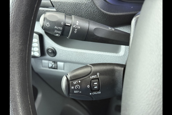 Peugeot Expert 2.0HDI 123PK Imperiaal 3-Persoons Trekhaak Airco Apple Carplay Android Auto Navi* Bluetooth Pdc Cruise Control Regen-Lichtsensor Schuifdeur Betonplex Vloer Wandbetimmering 2.500KG Trekgewicht 1e Eigenaar Originele Nederlandse Auto