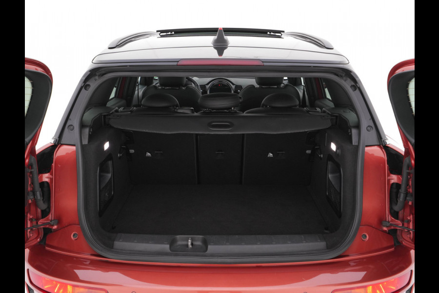 MINI Clubman 2.0 Cooper S ALL4 JCW-Styling Premier Plus (INCL-BTW) Aut * PANO | LEATHER | FULL-LED | HEATED-SPORTSEATS | DIGI-COCKPIT | AMBIENTLIGHT | PRIVACY-GLASS | HEAD-UP | PDC | CAMERA | DAB  | KEYLESS | TOWBAR | 18"ALU*