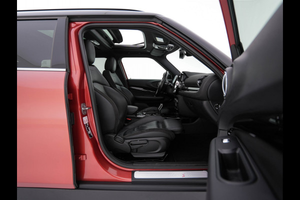 MINI Clubman 2.0 Cooper S ALL4 JCW-Styling Premier Plus (INCL-BTW) Aut * PANO | LEATHER | FULL-LED | HEATED-SPORTSEATS | DIGI-COCKPIT | AMBIENTLIGHT | PRIVACY-GLASS | HEAD-UP | PDC | CAMERA | DAB  | KEYLESS | TOWBAR | 18"ALU*
