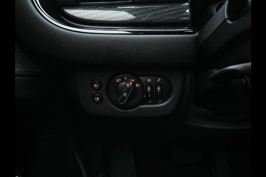 MINI Clubman 2.0 Cooper S ALL4 JCW-Styling Premier Plus (INCL-BTW) Aut * PANO | LEATHER | FULL-LED | HEATED-SPORTSEATS | DIGI-COCKPIT | AMBIENTLIGHT | PRIVACY-GLASS | HEAD-UP | PDC | CAMERA | DAB  | KEYLESS | TOWBAR | 18"ALU*