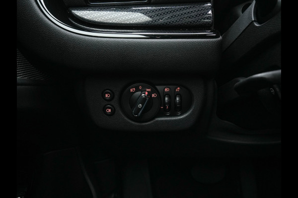 MINI Clubman 2.0 Cooper S ALL4 JCW-Styling Premier Plus (INCL-BTW) Aut * PANO | LEATHER | FULL-LED | HEATED-SPORTSEATS | DIGI-COCKPIT | AMBIENTLIGHT | PRIVACY-GLASS | HEAD-UP | PDC | CAMERA | DAB  | KEYLESS | TOWBAR | 18"ALU*