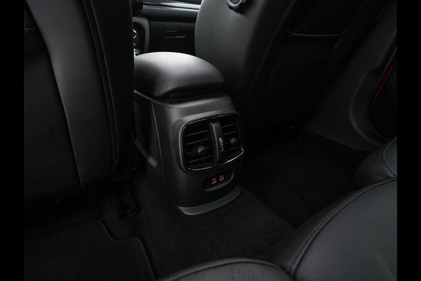 MINI Clubman 2.0 Cooper S ALL4 JCW-Styling Premier Plus (INCL-BTW) Aut * PANO | LEATHER | FULL-LED | HEATED-SPORTSEATS | DIGI-COCKPIT | AMBIENTLIGHT | PRIVACY-GLASS | HEAD-UP | PDC | CAMERA | DAB  | KEYLESS | TOWBAR | 18"ALU*