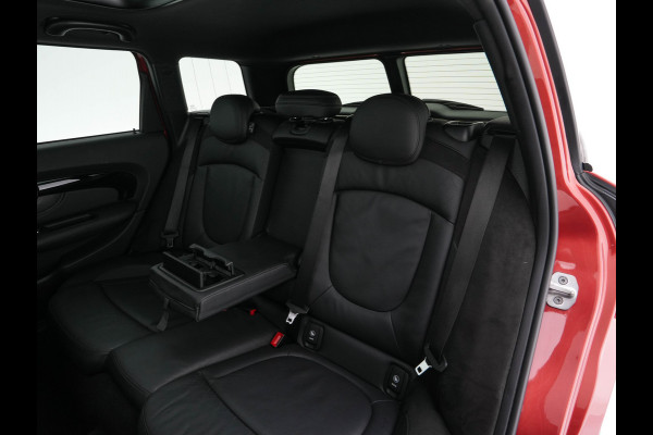 MINI Clubman 2.0 Cooper S ALL4 JCW-Styling Premier Plus (INCL-BTW) Aut * PANO | LEATHER | FULL-LED | HEATED-SPORTSEATS | DIGI-COCKPIT | AMBIENTLIGHT | PRIVACY-GLASS | HEAD-UP | PDC | CAMERA | DAB  | KEYLESS | TOWBAR | 18"ALU*
