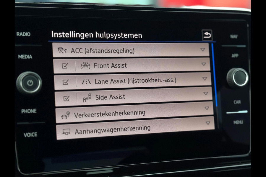 Volkswagen T-Roc 1.5 TSI R-Line 3 X R-Line DSG-7| IQ-Lights | Camera | Parksens |Keyless | Carplay | Black Pakket |