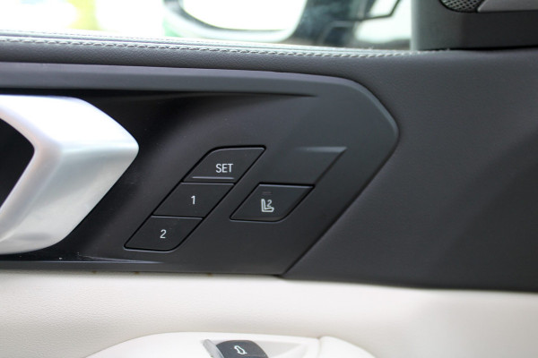 BMW X5 xDrive50e Launch Edition