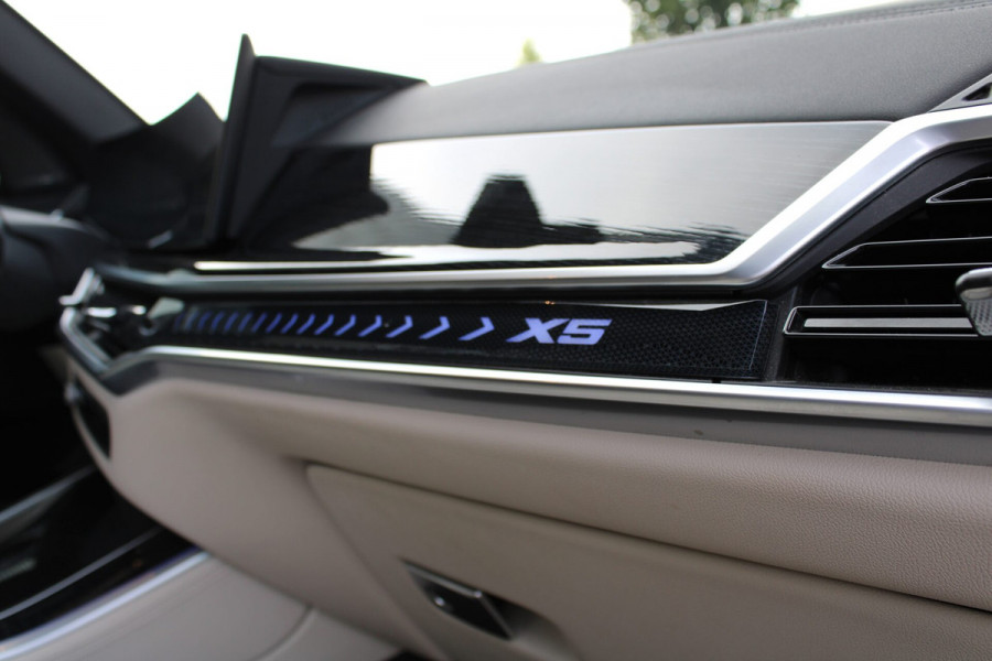 BMW X5 xDrive50e Launch Edition