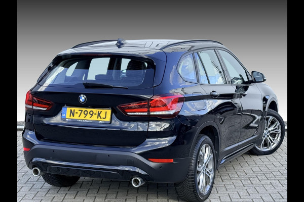 BMW X1 sDrive20i High Executive M-PAKKET | CARPLAY | CAMERA | LED