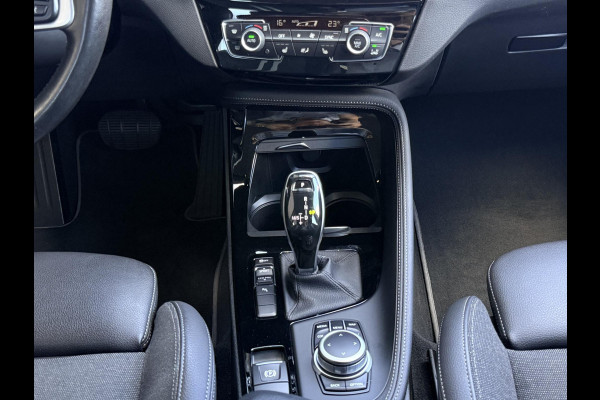 BMW X1 sDrive20i High Executive M-PAKKET | CARPLAY | CAMERA | LED