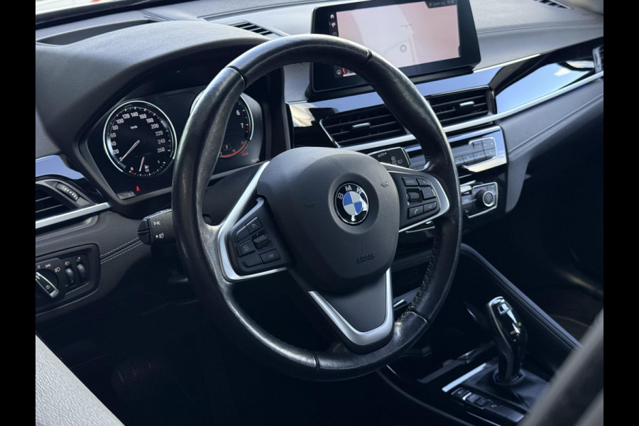 BMW X1 sDrive20i High Executive M-PAKKET | CARPLAY | CAMERA | LED