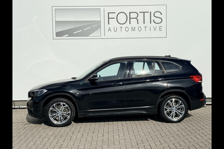 BMW X1 sDrive20i High Executive M-PAKKET | CARPLAY | CAMERA | LED