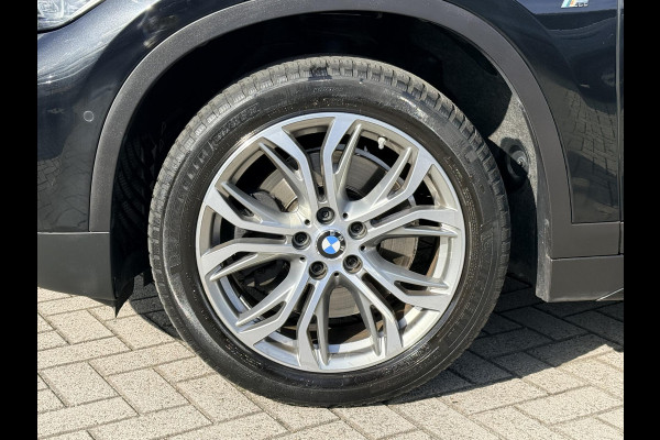 BMW X1 sDrive20i High Executive M-PAKKET | CARPLAY | CAMERA | LED