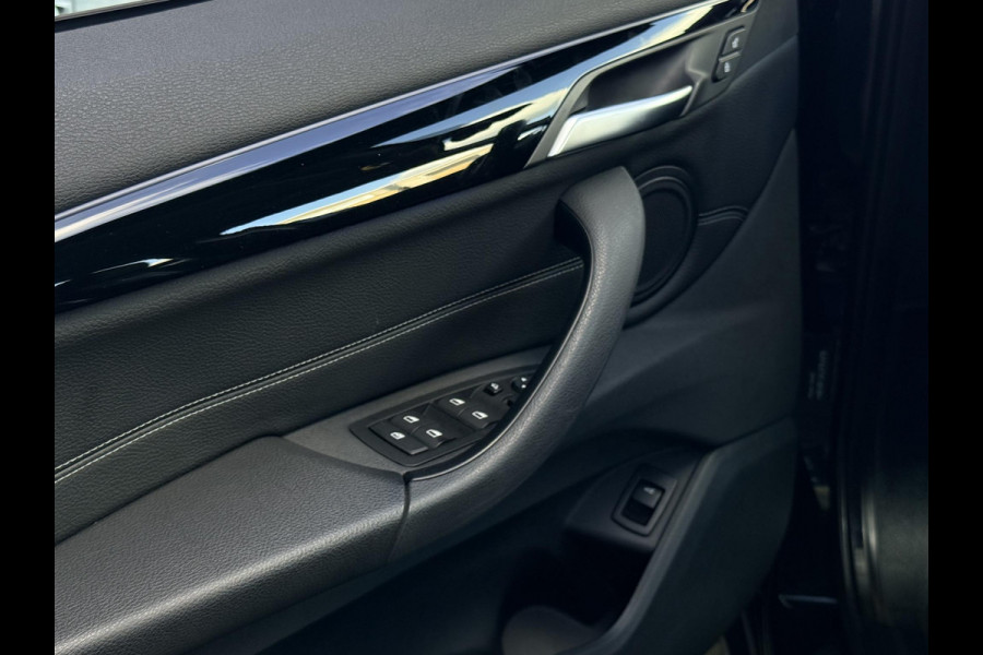 BMW X1 sDrive20i High Executive M-PAKKET | CARPLAY | CAMERA | LED