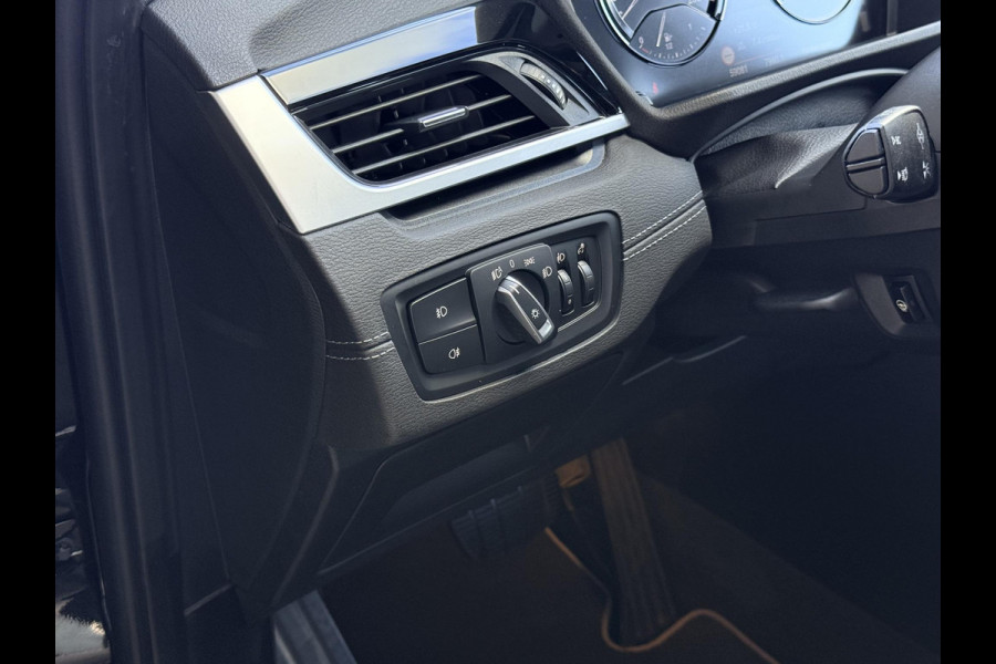 BMW X1 sDrive20i High Executive M-PAKKET | CARPLAY | CAMERA | LED