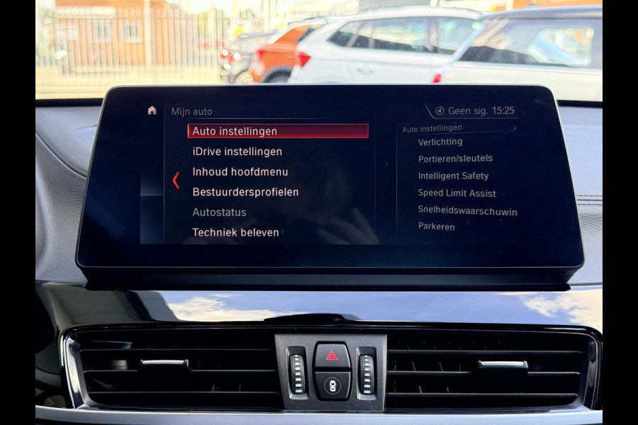 BMW X1 sDrive20i High Executive M-PAKKET | CARPLAY | CAMERA | LED