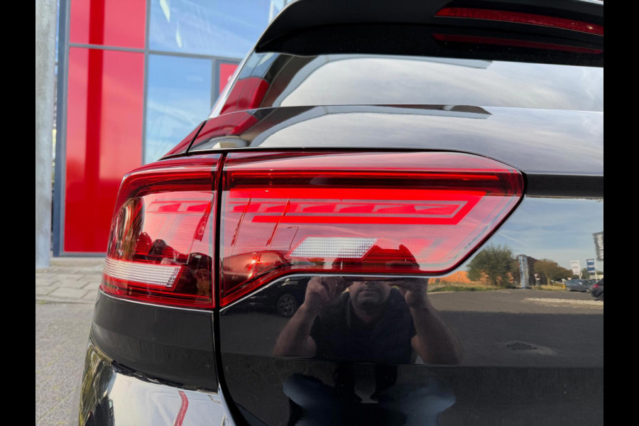 Volkswagen T-Roc 1.5 TSI 3 X R-Line DSG-7 | Camera | Parksens | IQ-Lights | Stoelverwarming | Keyless | Carplay |