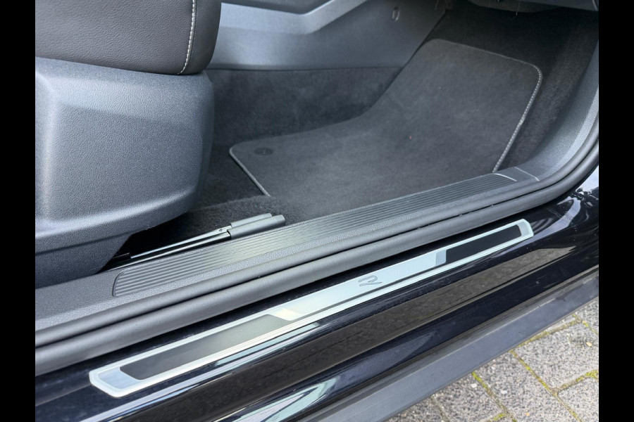 Volkswagen T-Roc 1.5 TSI 3 X R-Line DSG-7 | Camera | Parksens | IQ-Lights | Stoelverwarming | Keyless | Carplay |