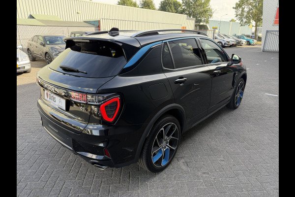 Lynk & Co 01 262pk PHEV (Elektrisch Schuifdak - Infinity Sound - 360gr Camera - Stoelverwarming - Elektrische Klep - Adaptieve Cruise Control