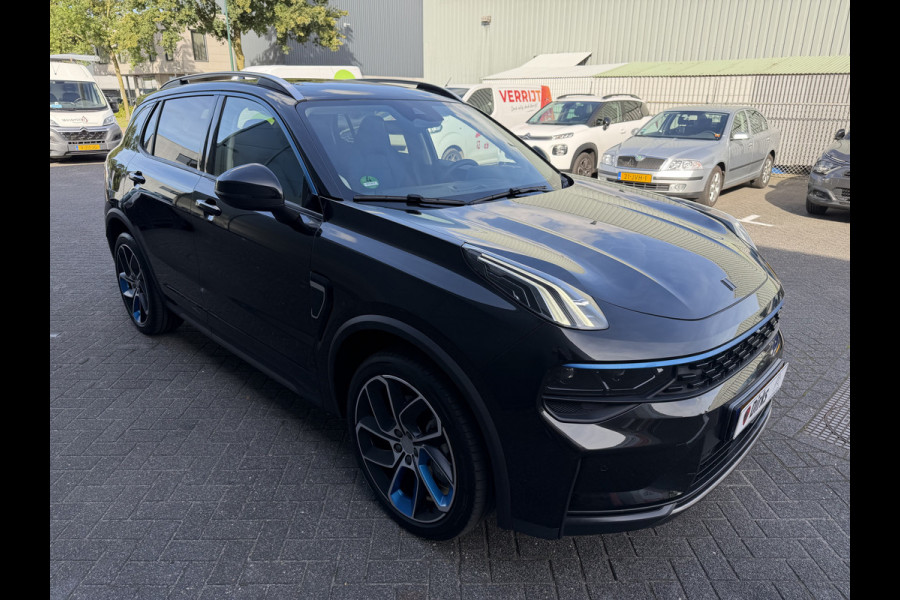 Lynk & Co 01 262pk PHEV (Elektrisch Schuifdak - Infinity Sound - 360gr Camera - Stoelverwarming - Elektrische Klep - Adaptieve Cruise Control