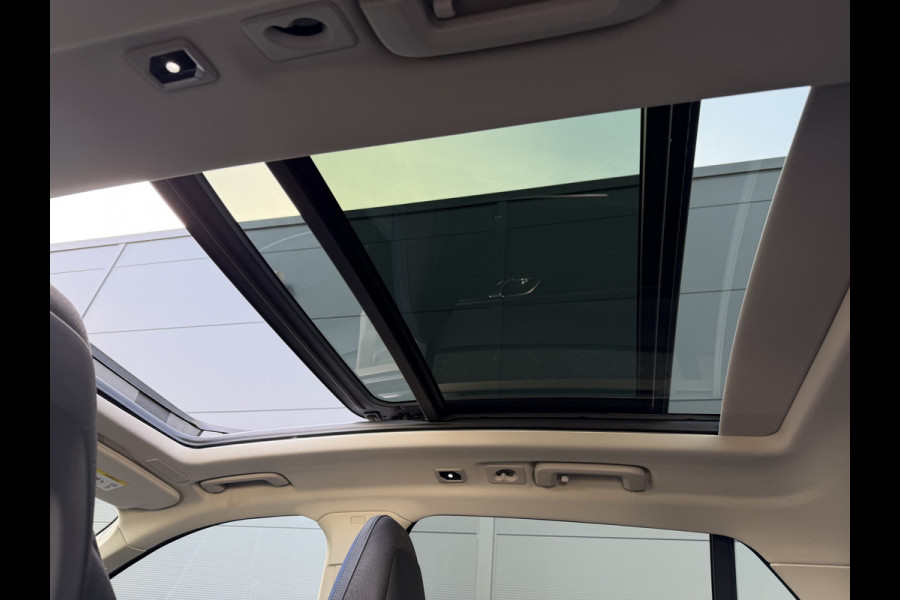 Lynk & Co 01 262pk PHEV (Elektrisch Schuifdak - Infinity Sound - 360gr Camera - Stoelverwarming - Elektrische Klep - Adaptieve Cruise Control