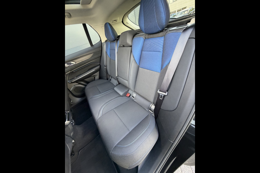 Lynk & Co 01 262pk PHEV (Elektrisch Schuifdak - Infinity Sound - 360gr Camera - Stoelverwarming - Elektrische Klep - Adaptieve Cruise Control