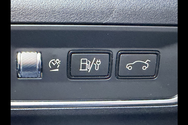 Lynk & Co 01 262pk PHEV (Elektrisch Schuifdak - Infinity Sound - 360gr Camera - Stoelverwarming - Elektrische Klep - Adaptieve Cruise Control