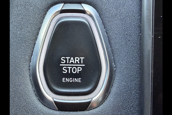 Lynk & Co 01 262pk PHEV (Elektrisch Schuifdak - Infinity Sound - 360gr Camera - Stoelverwarming - Elektrische Klep - Adaptieve Cruise Control