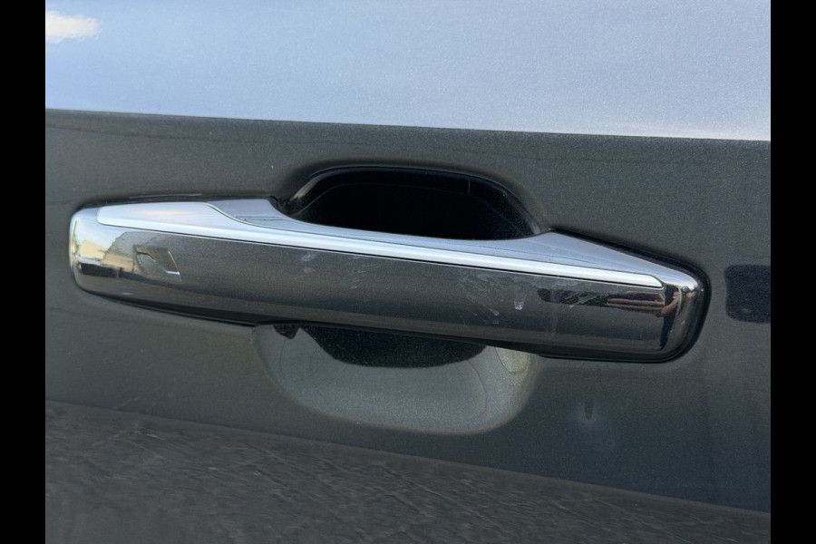 Lynk & Co 01 262pk PHEV (Elektrisch Schuifdak - Infinity Sound - 360gr Camera - Stoelverwarming - Elektrische Klep - Adaptieve Cruise Control