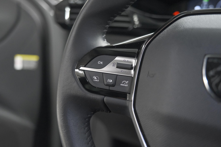 Peugeot 408 1.6 HYbrid 225 EAT8 Allure | Adaptieve Cruise Control | Camera | 19 Inch Lichtmetalen Velgen | Apple Carplay